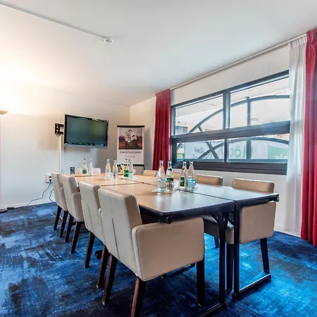 Ibis Styles Evry Cathédrale 3* Courcouronnes